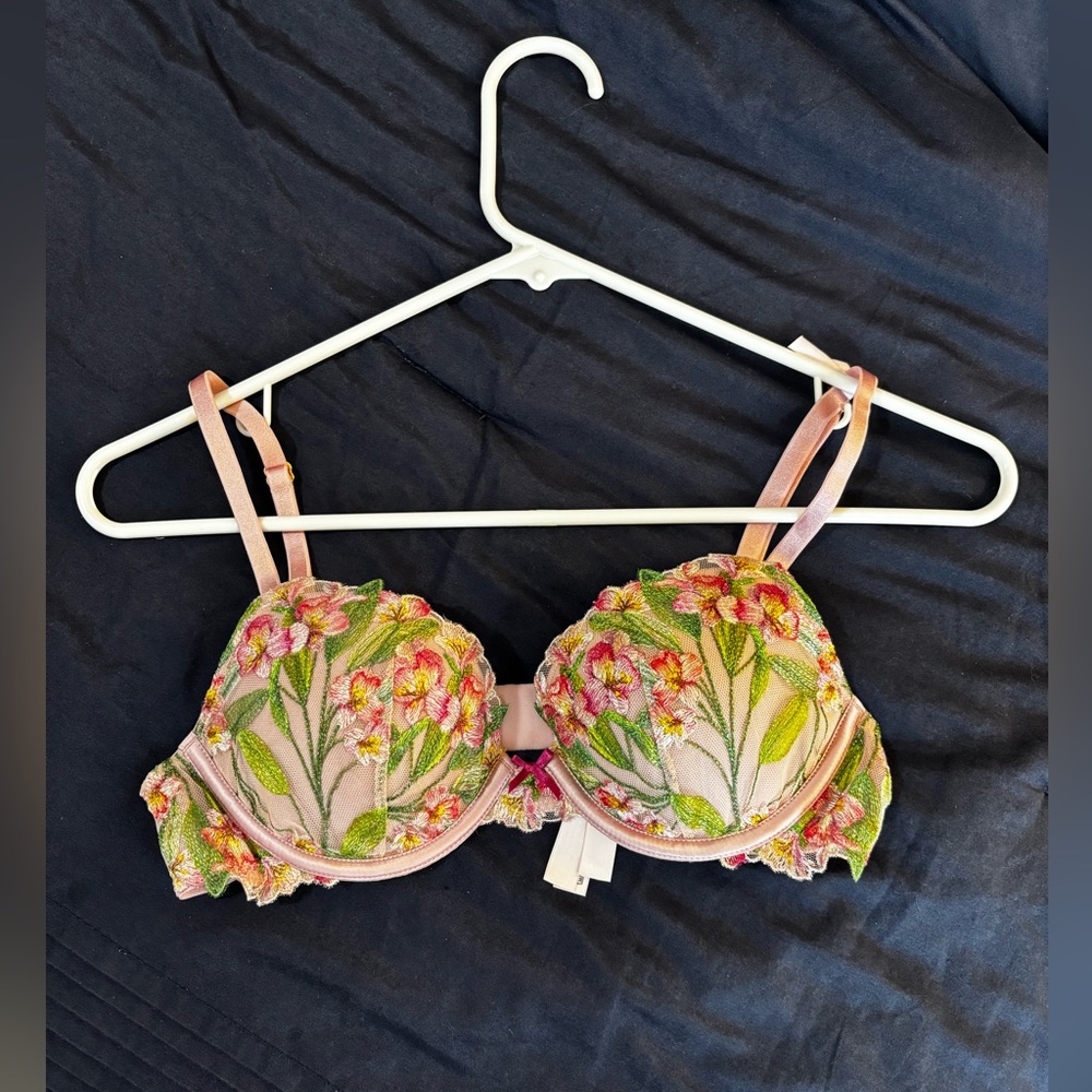 Floral Embroidered Bra - Pink